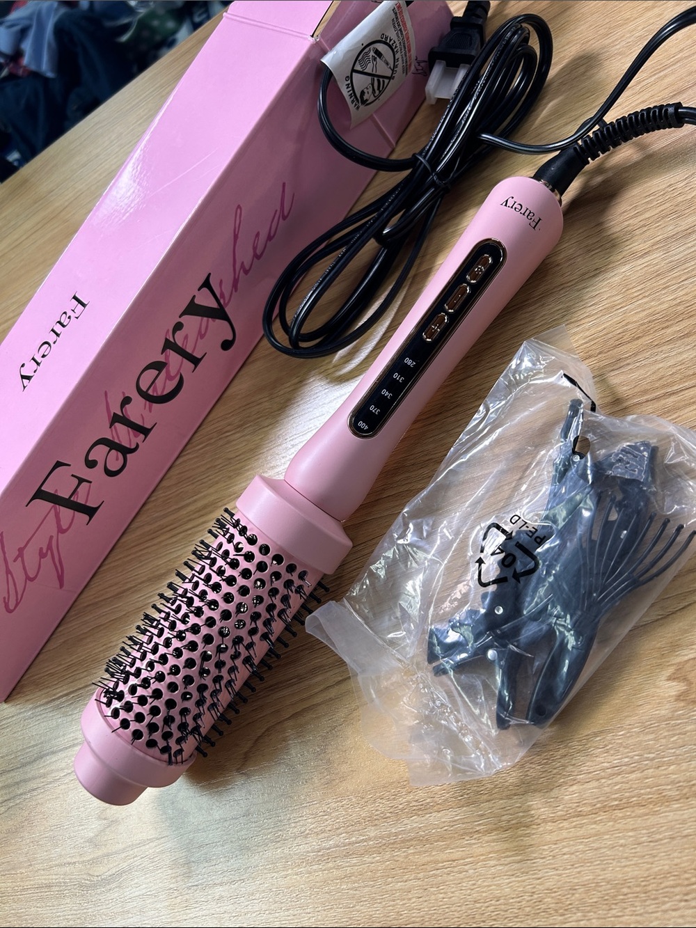 Heated Round Styling Brush in Pink - 2-in-1 Blowout & Smooth Finish